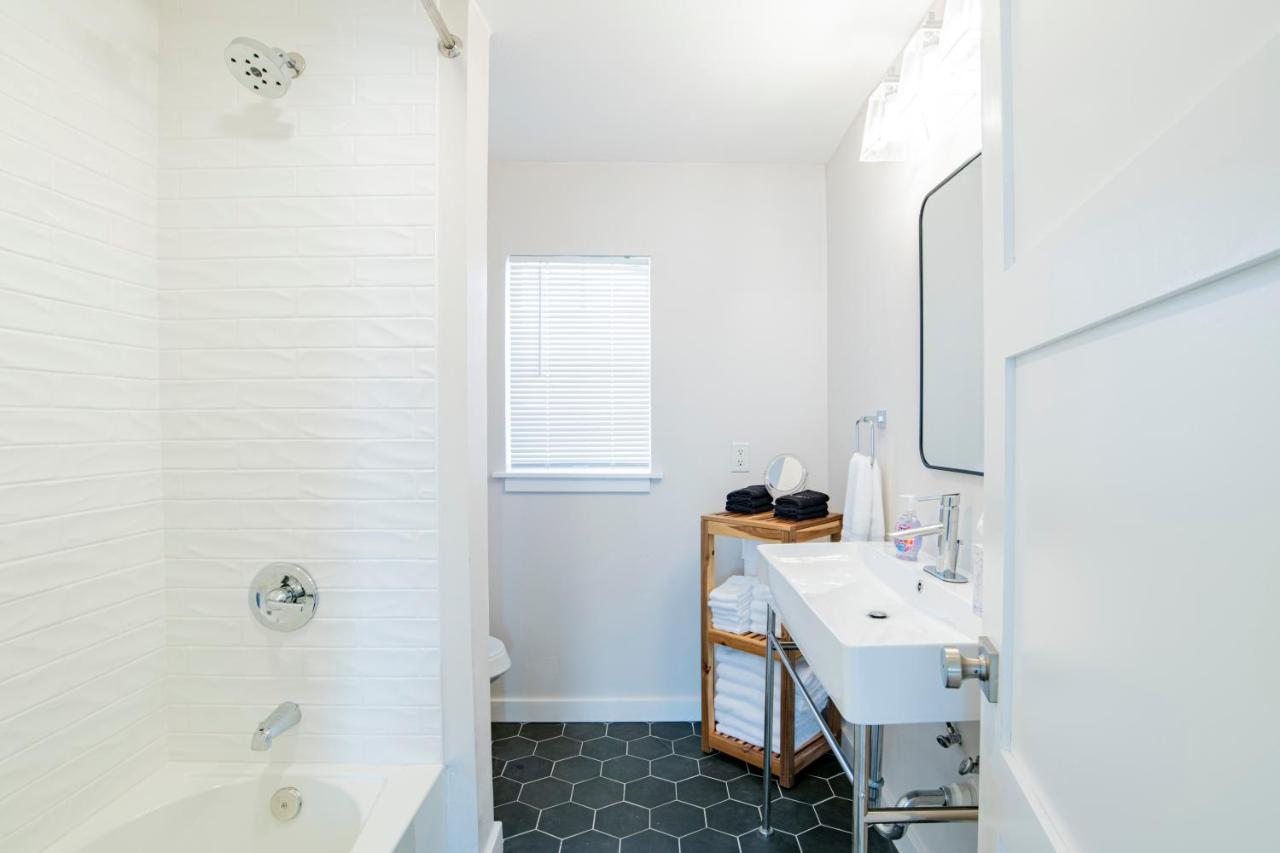 House In Mobile Newly Renovated! Quiet & Centrally Located! Exterior foto